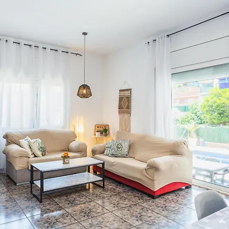 Villa Con Piscina En